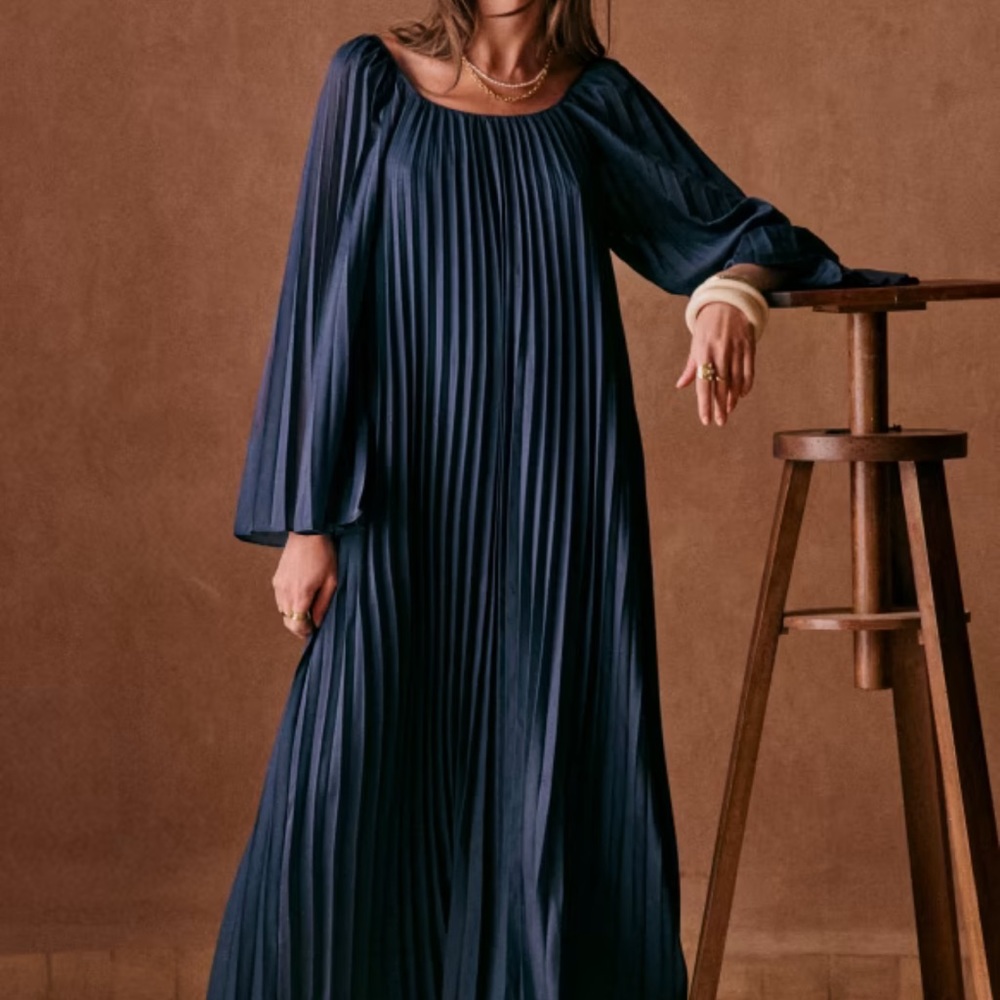 Sezane pleated Julietta dress in Navy